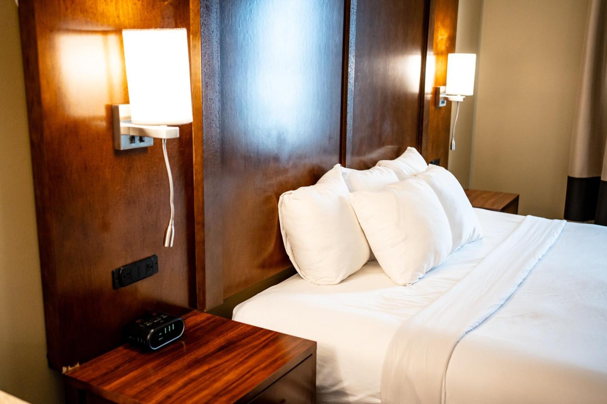 Comfort Suites University Brookings Eksteriør bilde