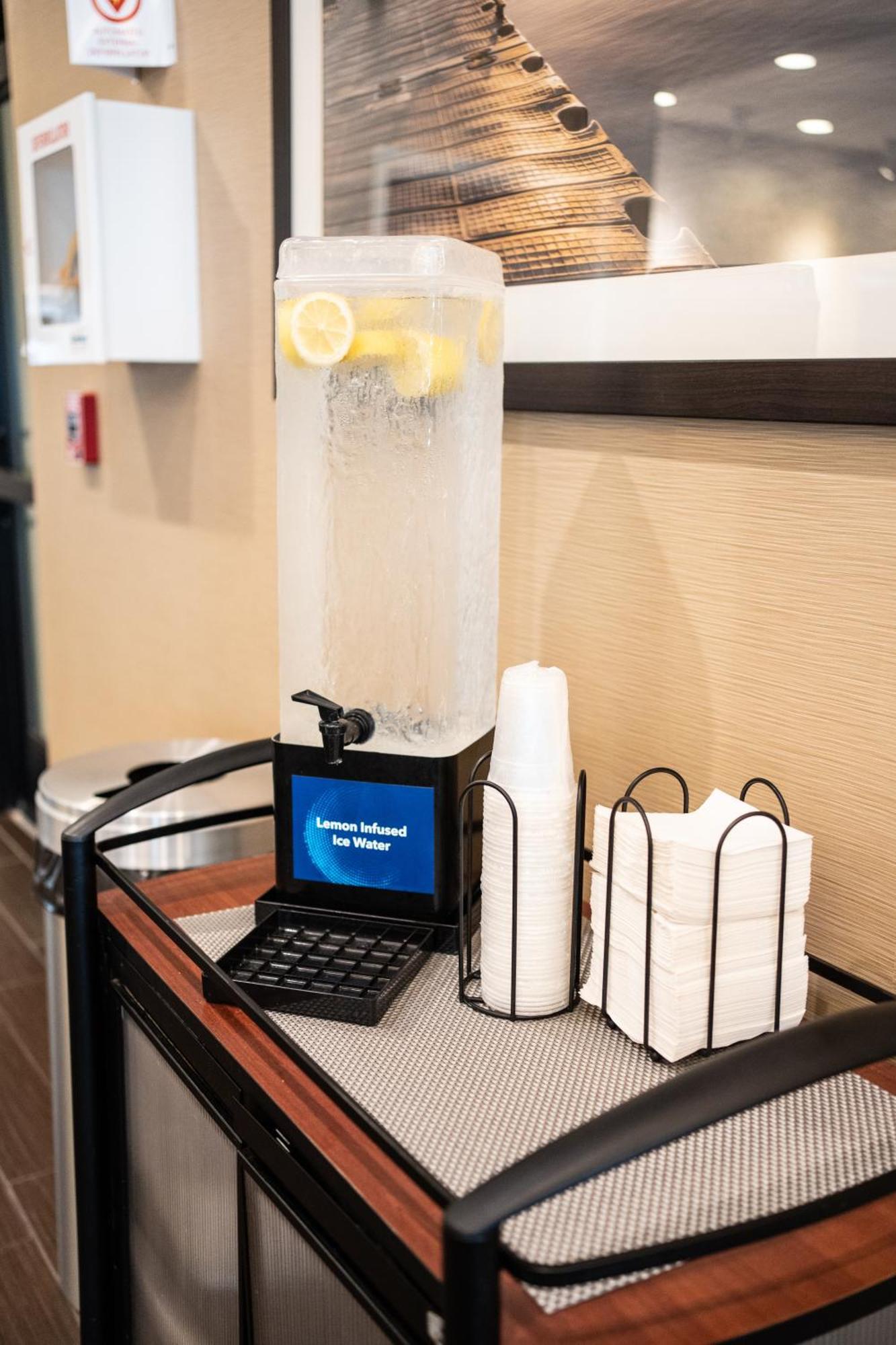 Comfort Suites University Brookings Eksteriør bilde