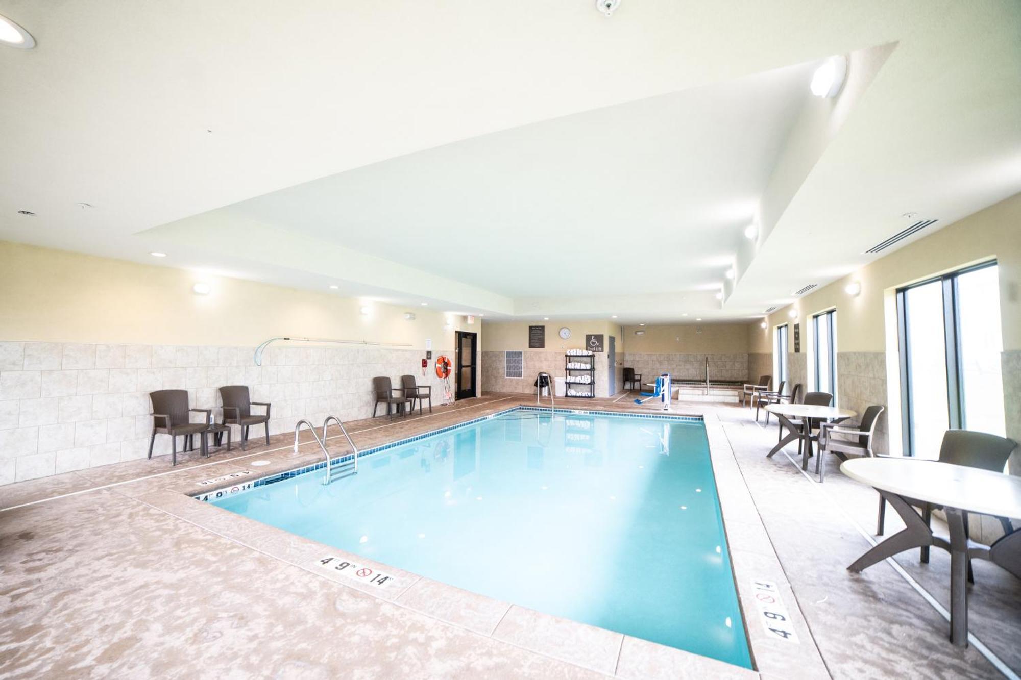 Comfort Suites University Brookings Eksteriør bilde