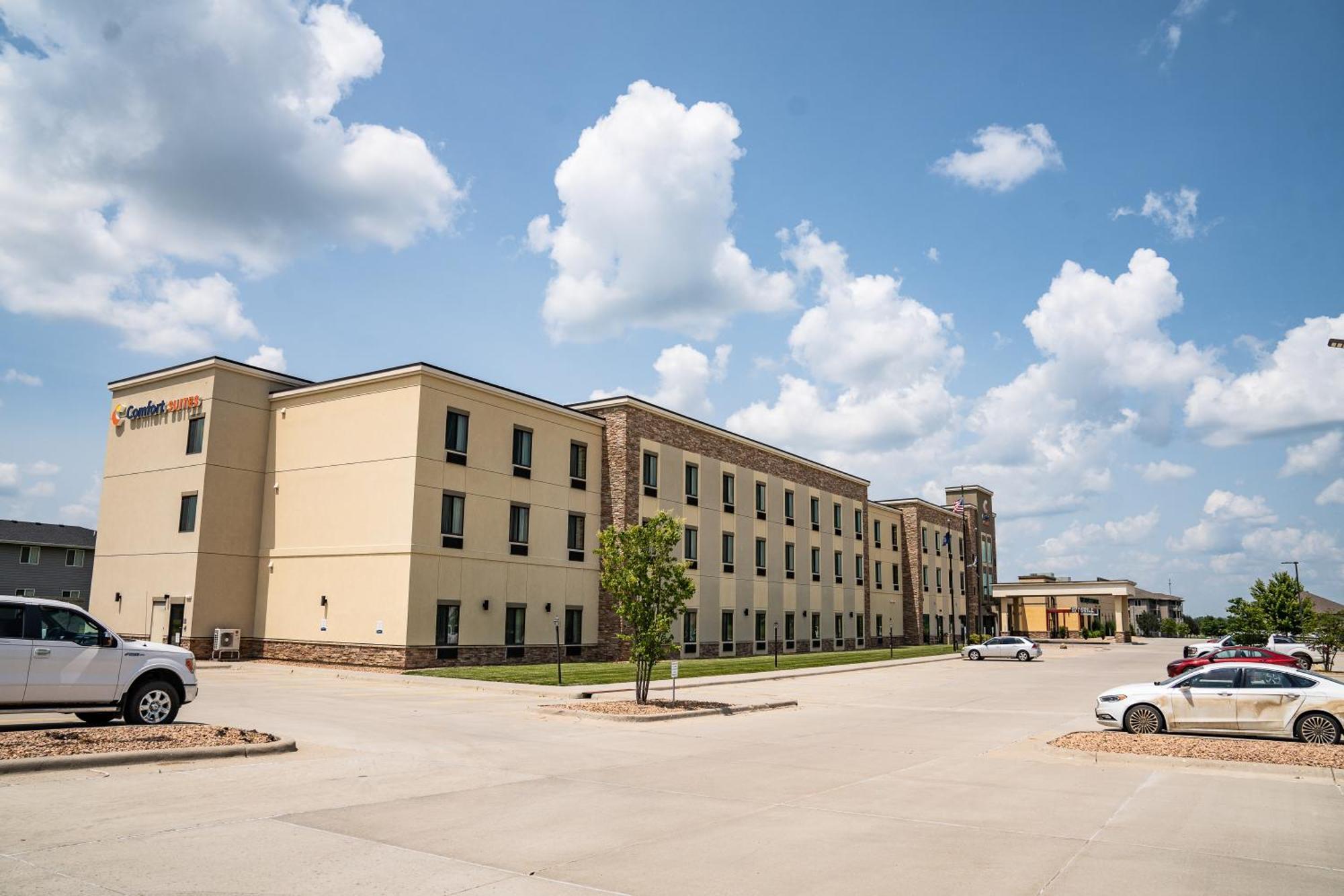 Comfort Suites University Brookings Eksteriør bilde