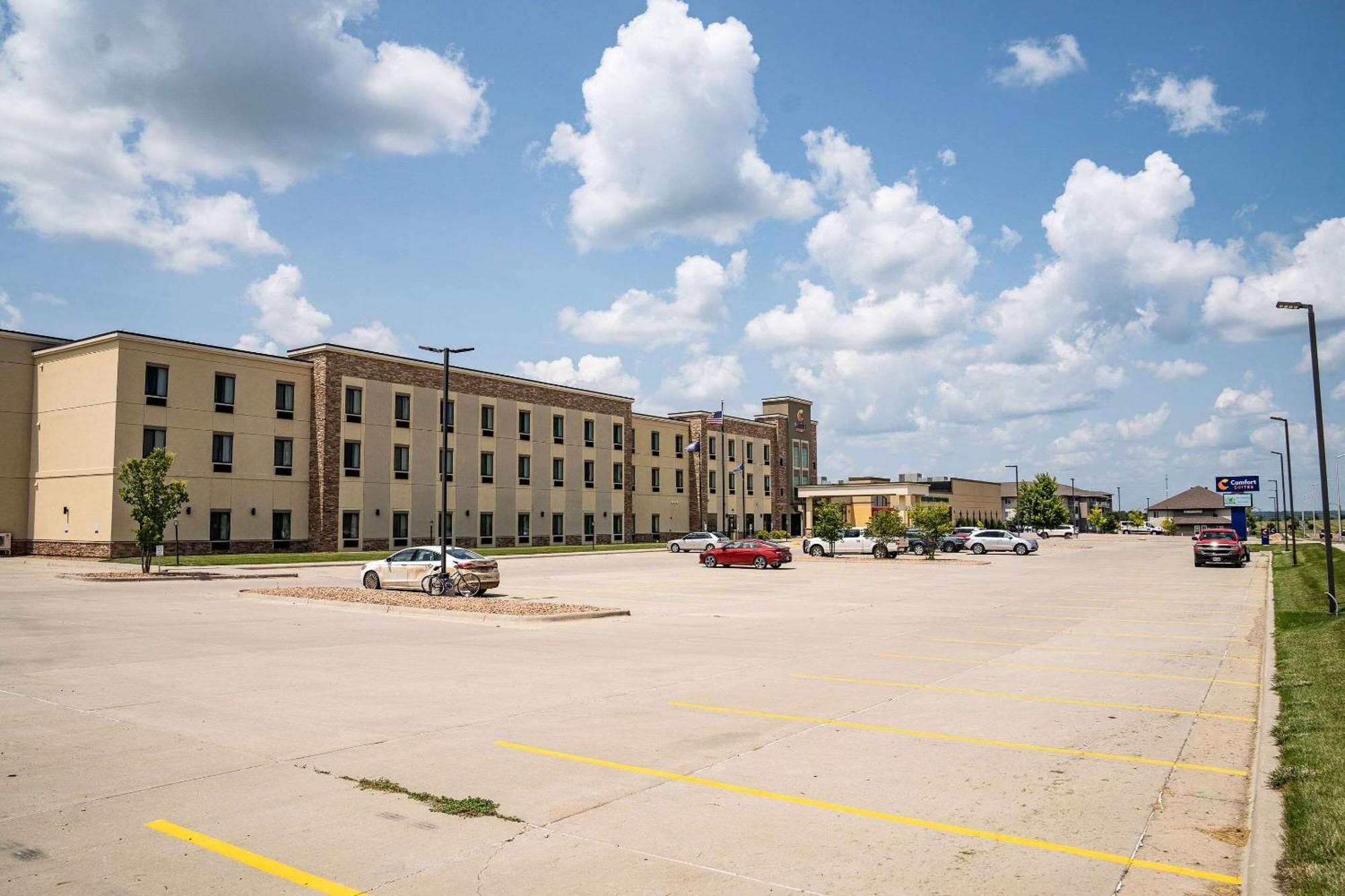 Comfort Suites University Brookings Eksteriør bilde