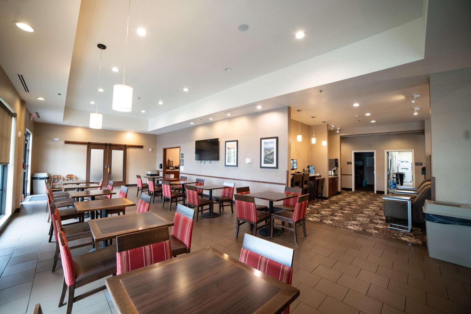 Comfort Suites University Brookings Eksteriør bilde