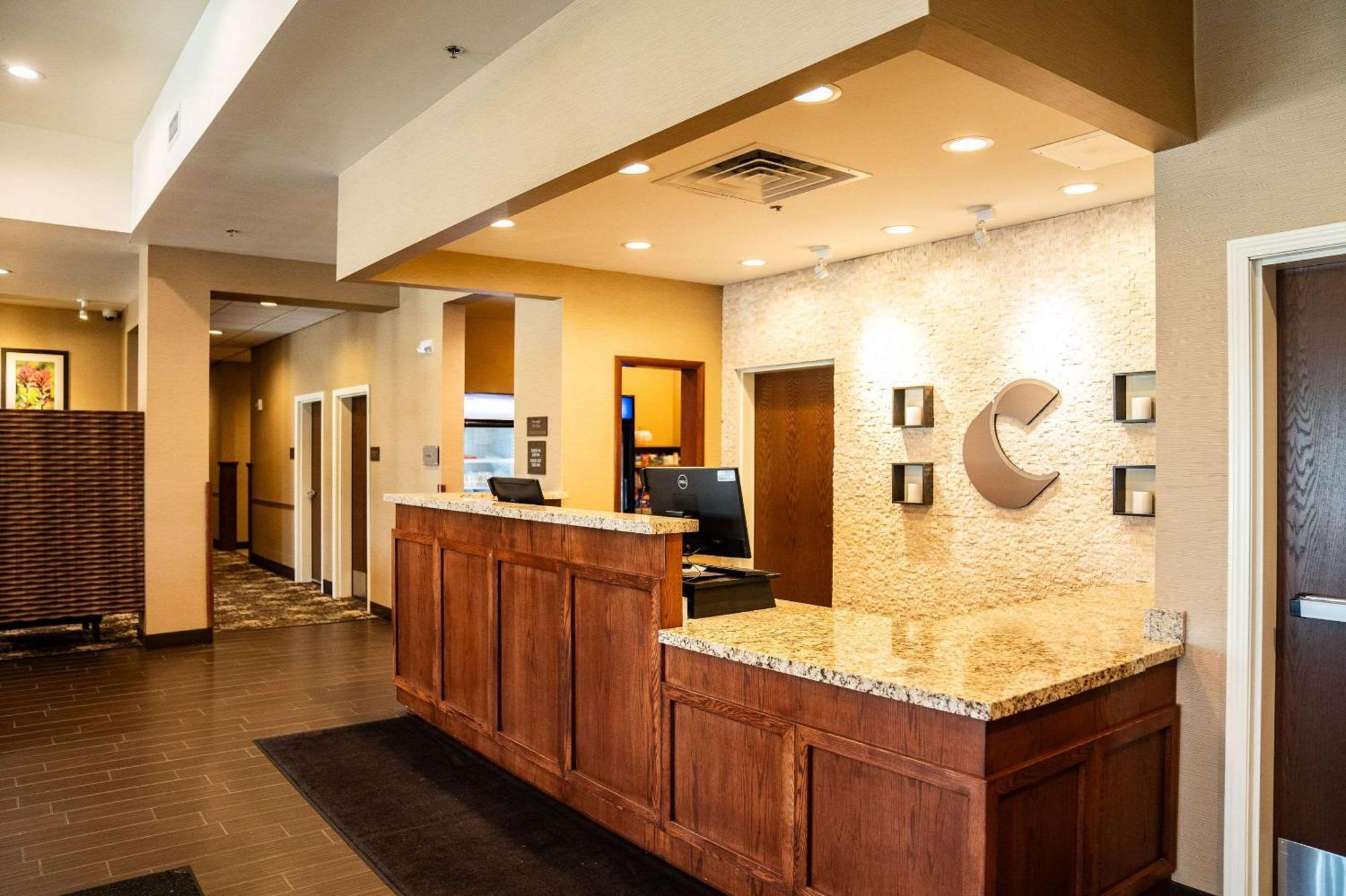 Comfort Suites University Brookings Eksteriør bilde